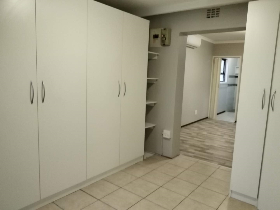 5 Bedroom Property for Sale in Victoria Park Western Cape